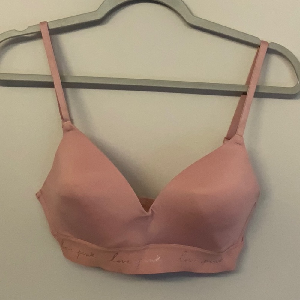 Victoria's Secret Wear Everywhere wireless lightly lined bra, pink, size 32D